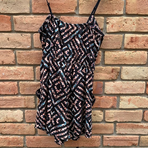 Patterned Romper - Picture 6 of 6